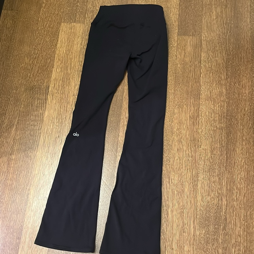 ALO leggings